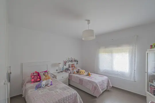 Image 8 thumb
