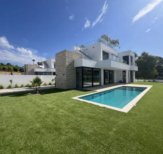 Venta de villa independiente en Atalaya