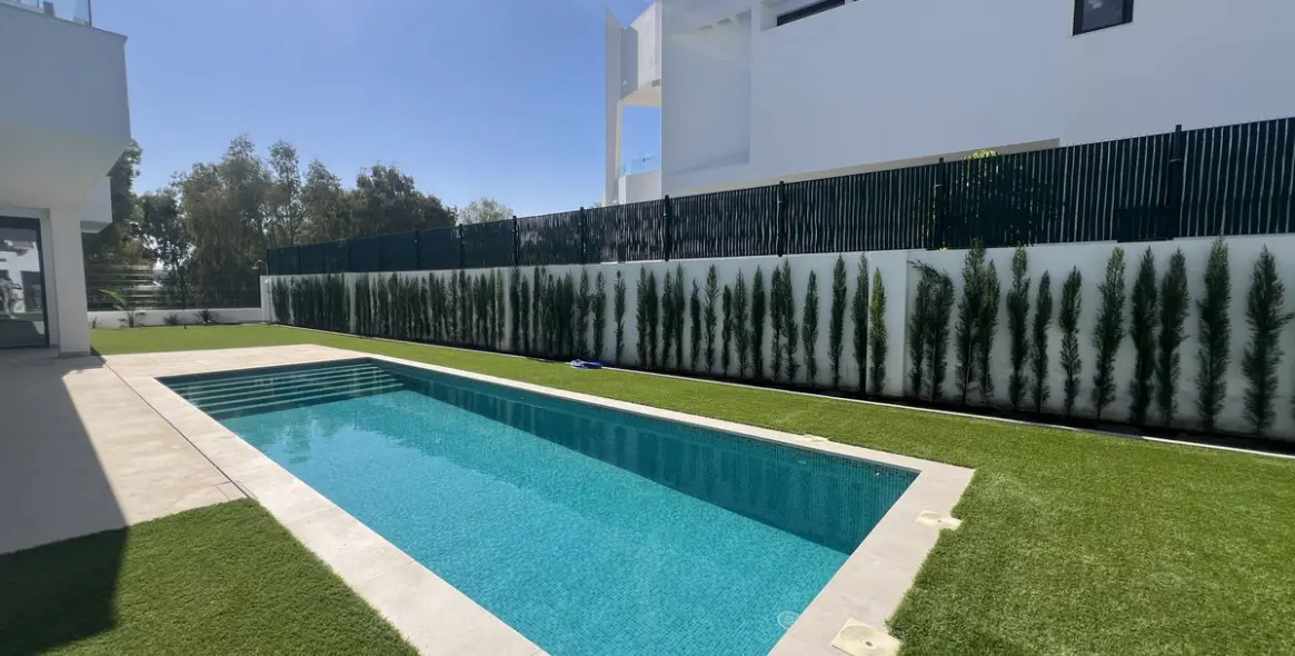 Продажа  отдельно стоящей виллы в Atalaya 2