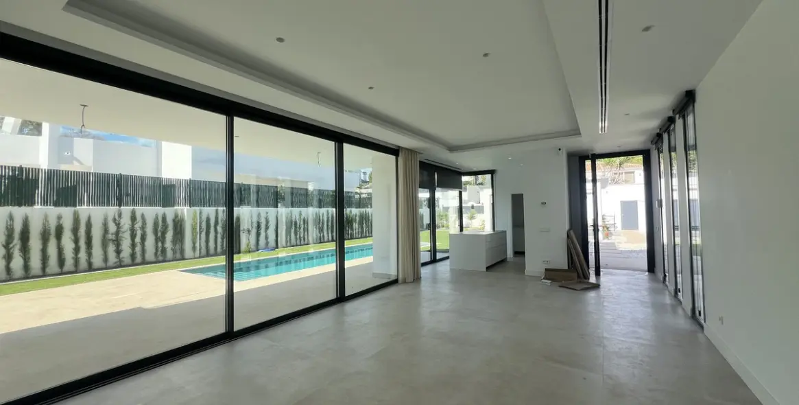 Продажа  отдельно стоящей виллы в Atalaya 3