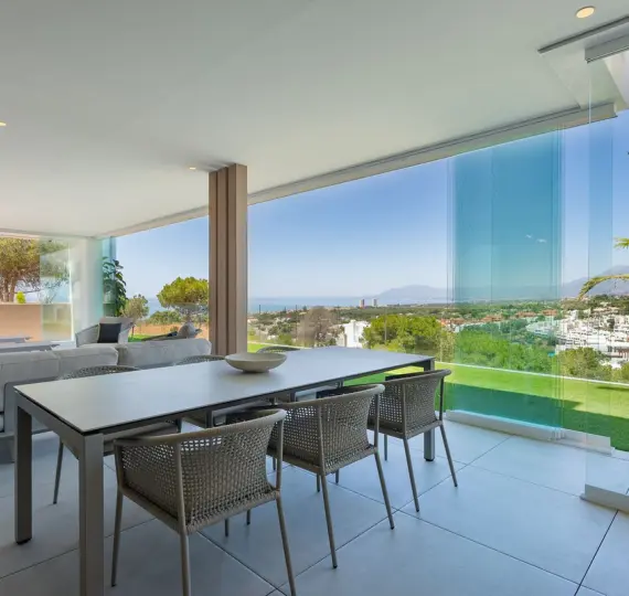 Продажа апартаментов на первом этаже в Cabopino