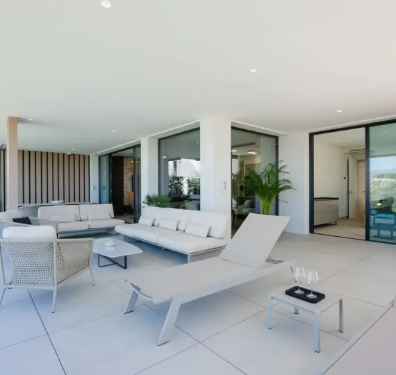 Продажа апартаментов на первом этаже в Cabopino