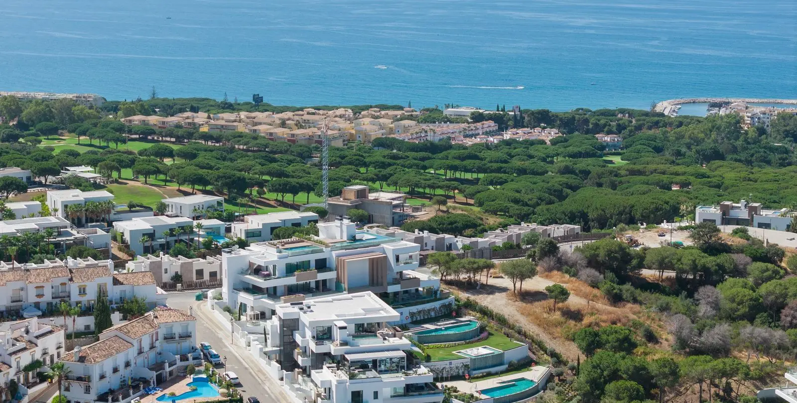 Venta de apartamento en planta baja en Cabopino 1