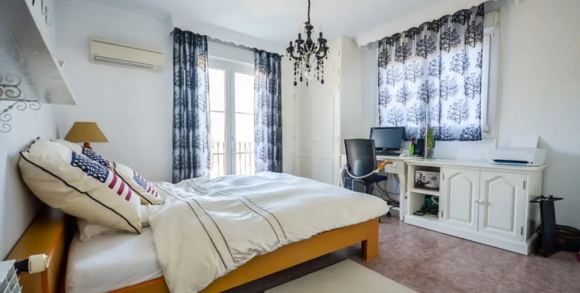 Sale of detached villa in Estepona 20