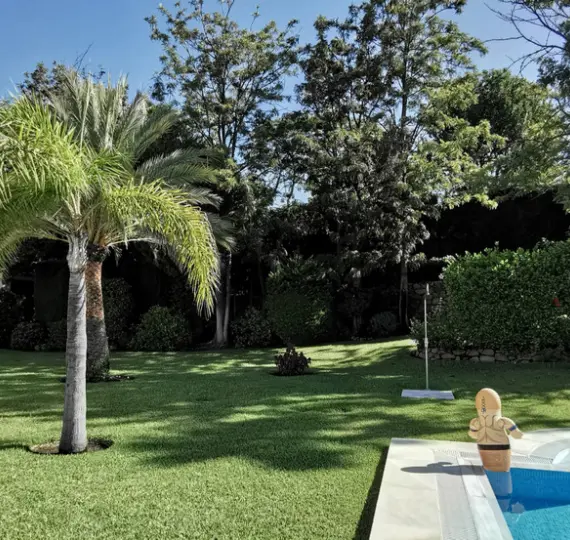 Продажа  отдельно стоящей виллы в Estepona