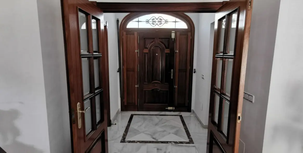 Продажа  отдельно стоящей виллы в Estepona 14