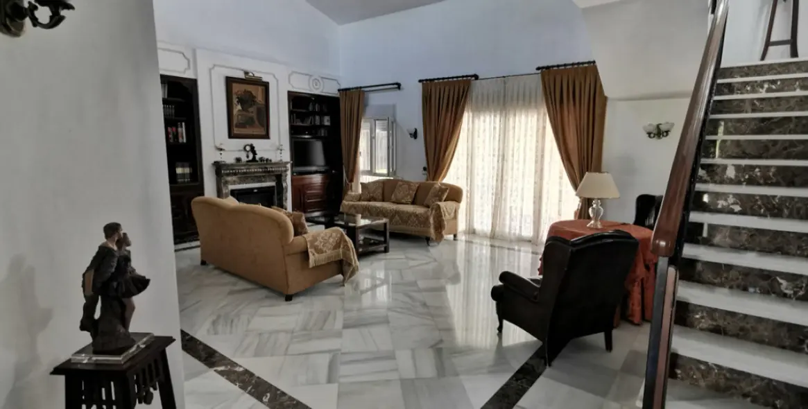 Продажа  отдельно стоящей виллы в Estepona 16