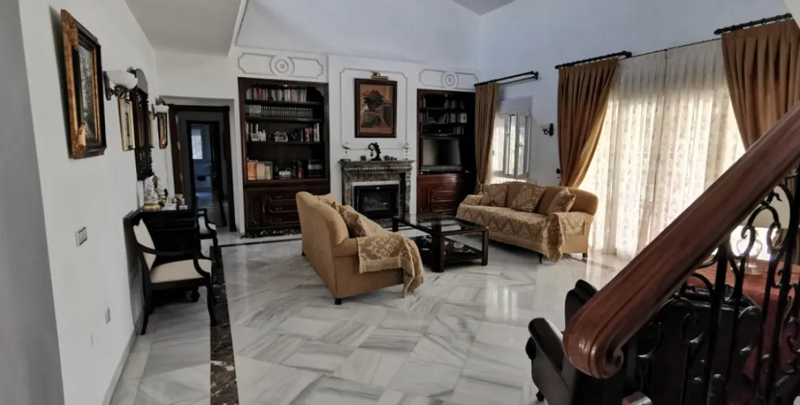 Продажа  отдельно стоящей виллы в Estepona 19