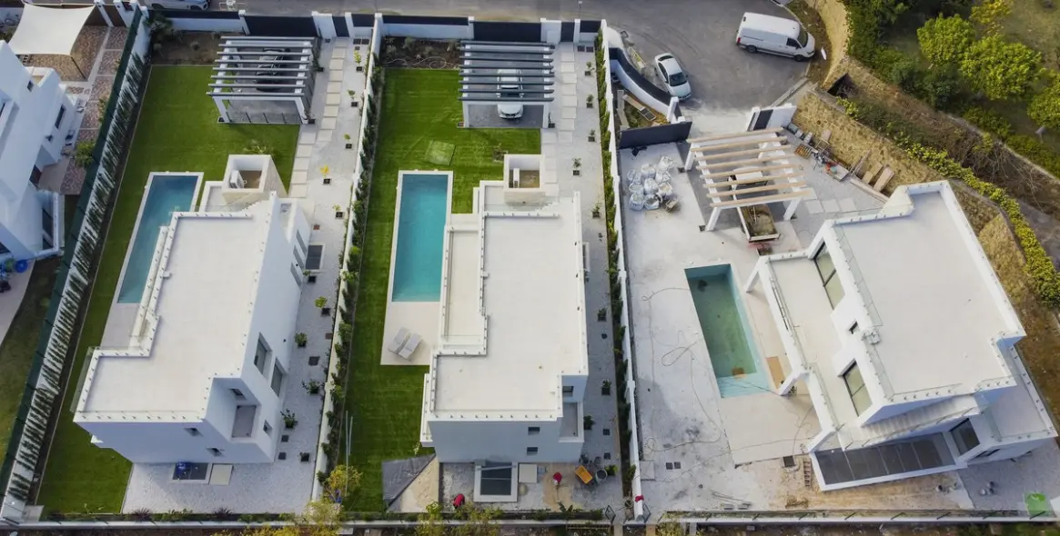 Sale of detached villa in New Golden Mile 2