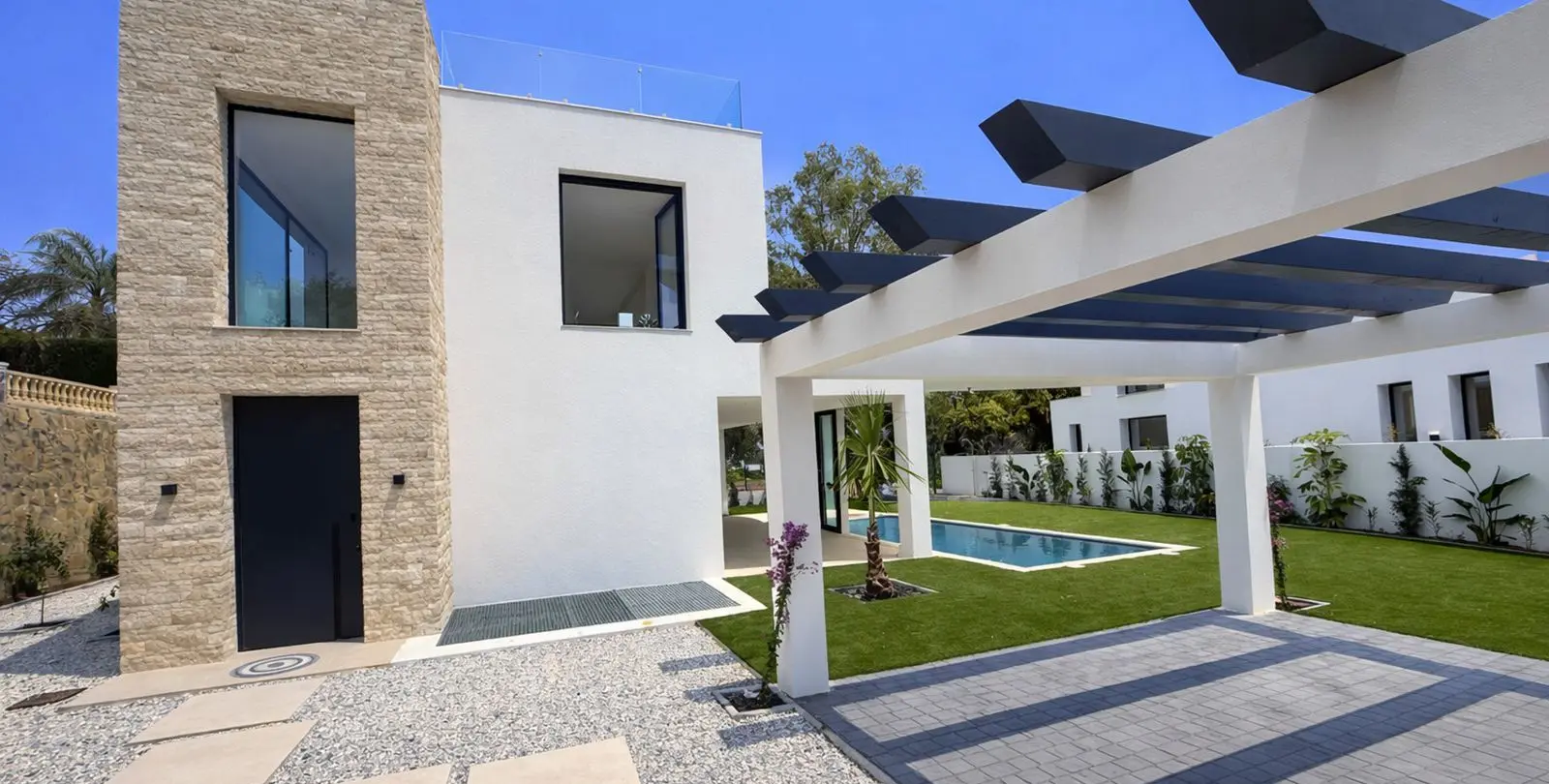Venta de villa independiente en New Golden Mile 2