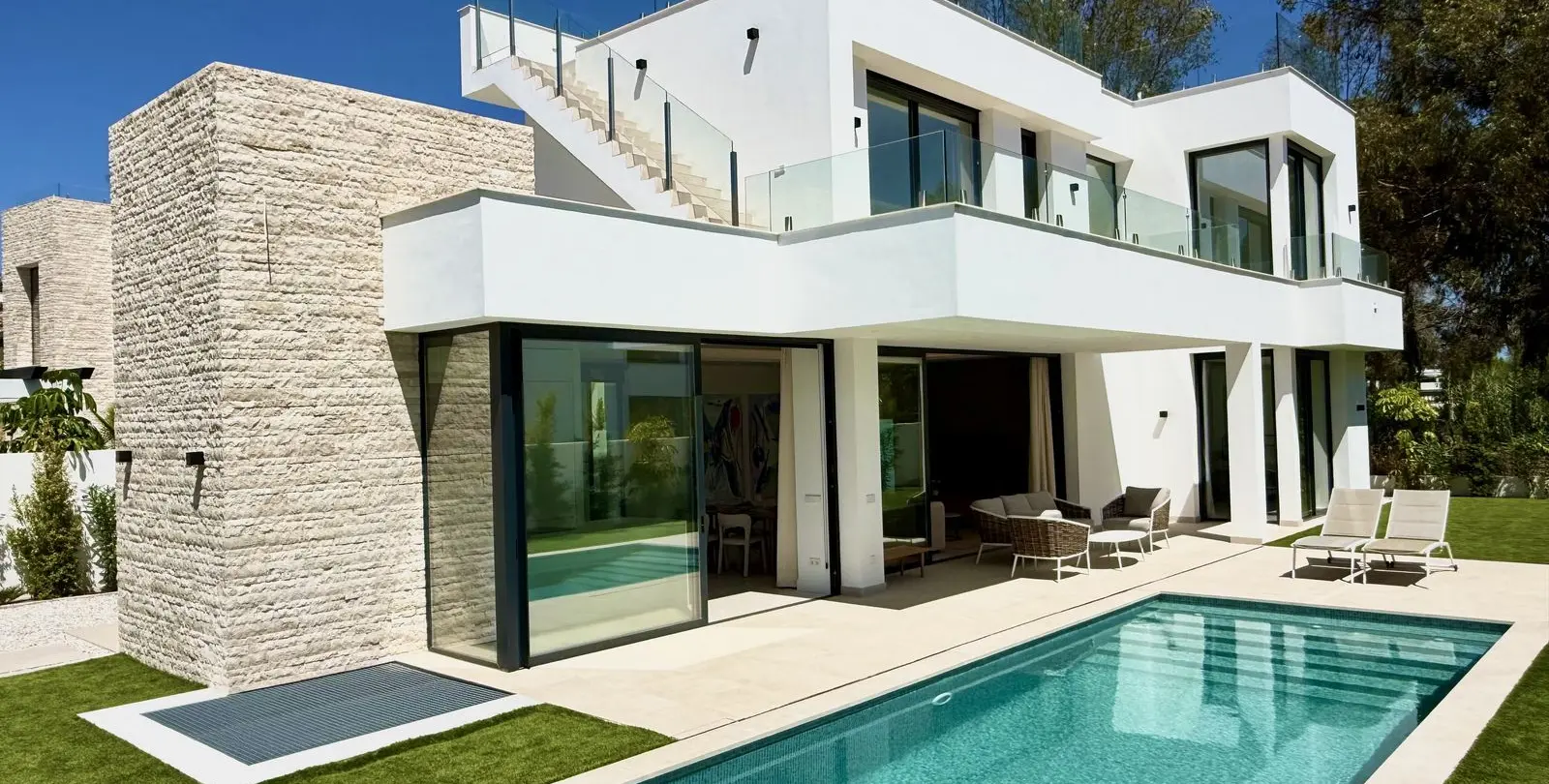 Venta de villa independiente en New Golden Mile 1