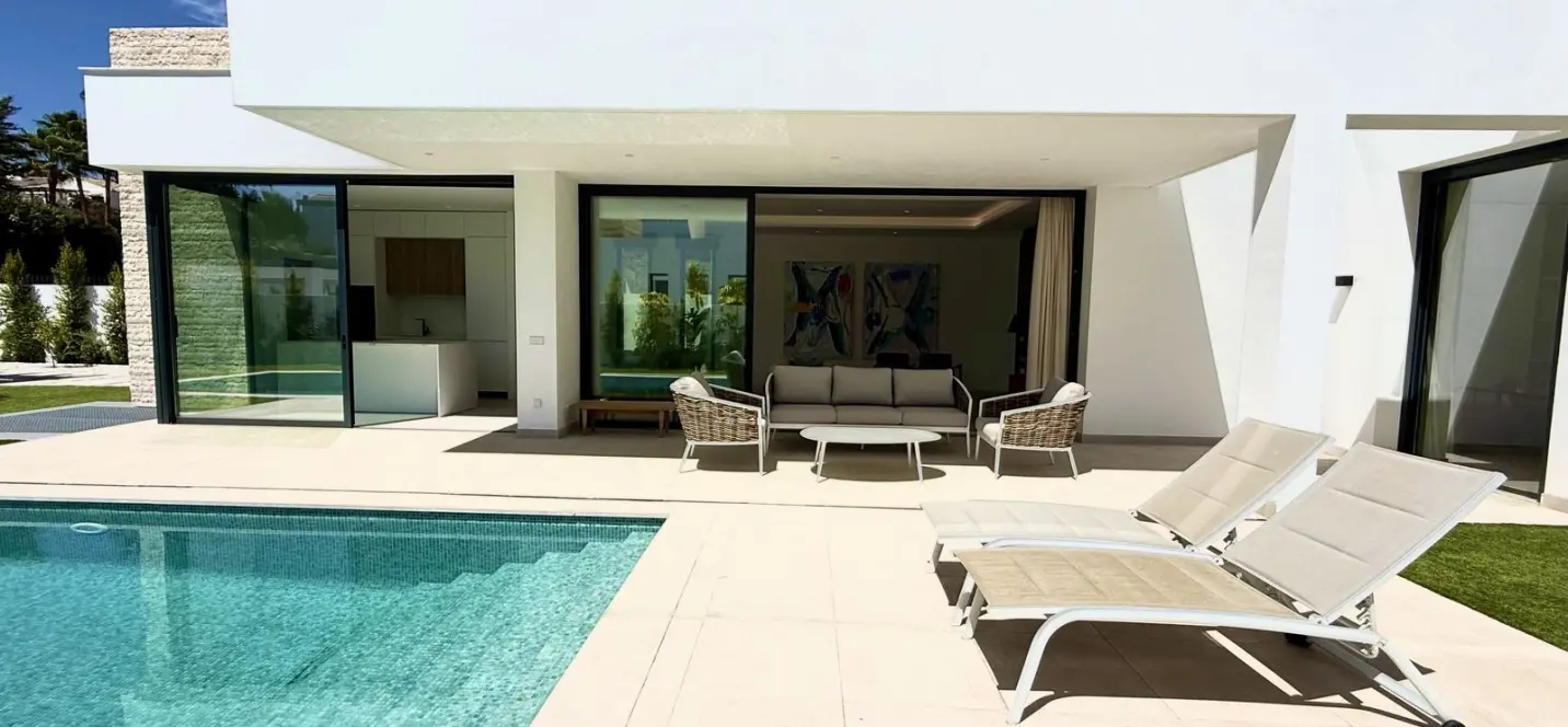 Venta de villa independiente en New Golden Mile 4