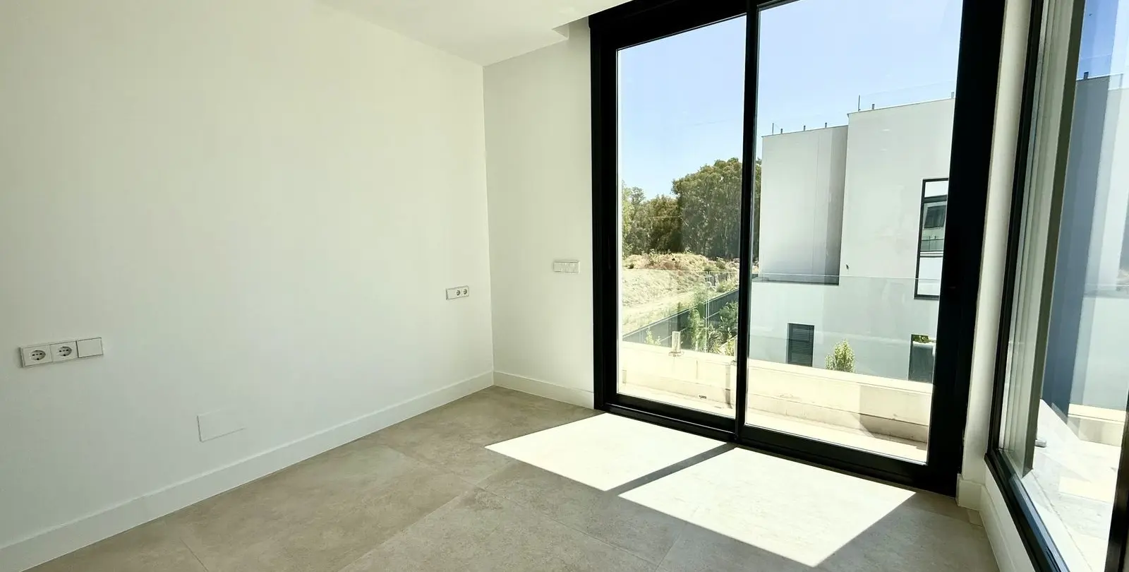 Venta de villa independiente en New Golden Mile 23
