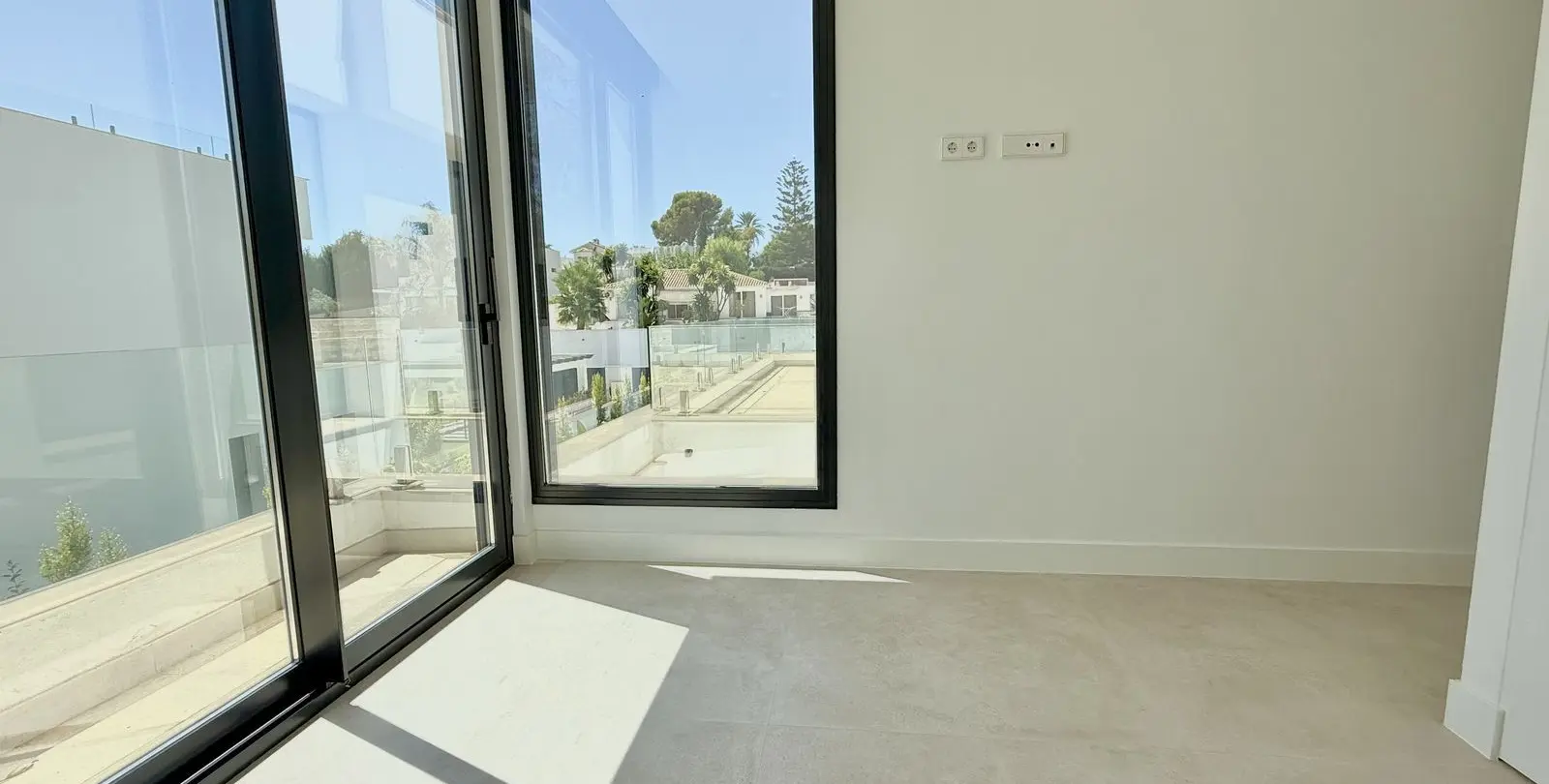 Venta de villa independiente en New Golden Mile 24