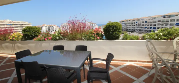 Long-term rent of penthouse in Puerto Banús 1