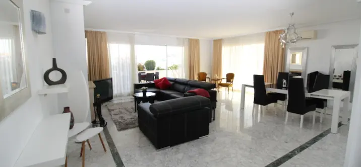 Long-term rent of penthouse in Puerto Banús 2