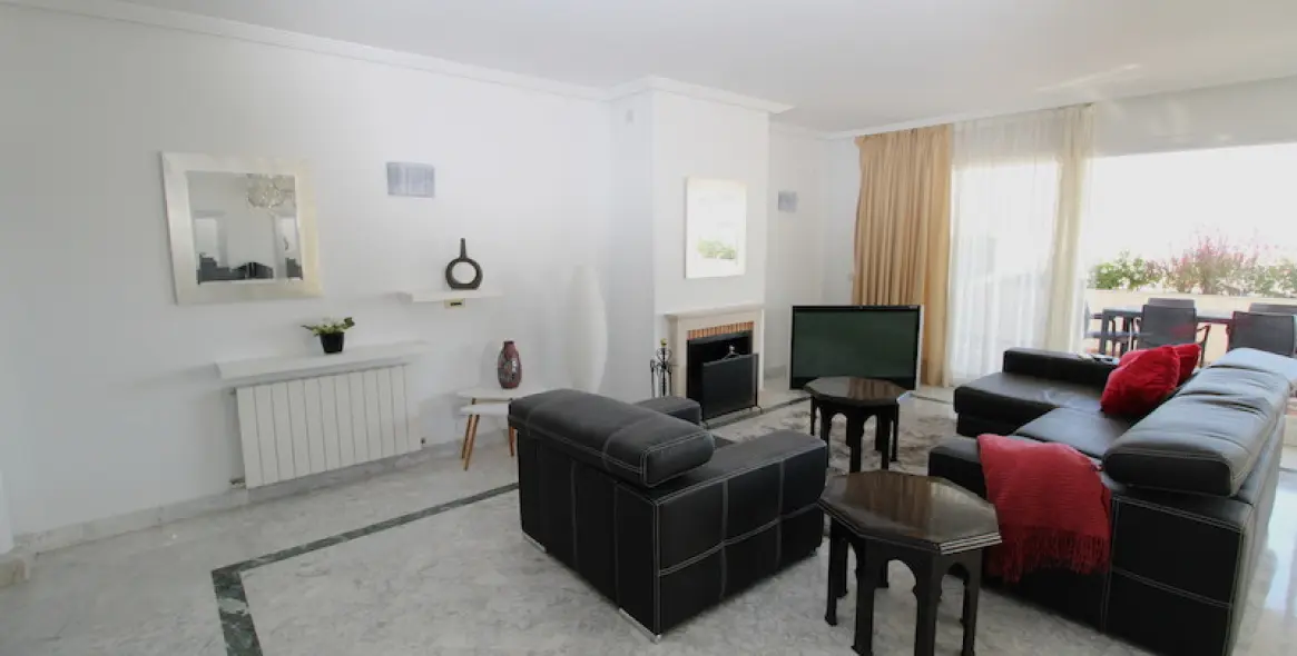 Long-term rent of penthouse in Puerto Banús 4