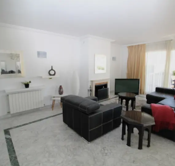 Long-term rent of penthouse in Puerto Banús