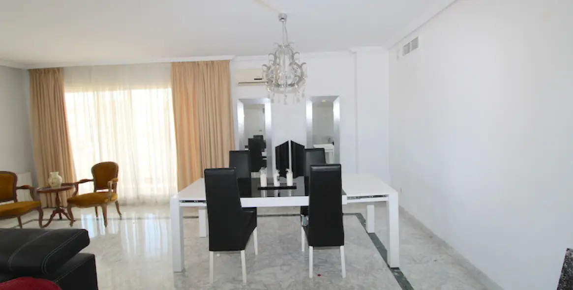 Long-term rent of penthouse in Puerto Banús 5