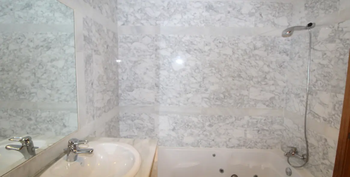 Long-term rent of penthouse in Puerto Banús 10