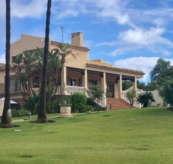 Sale of detached villa in Selwo