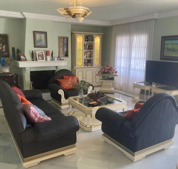 Sale of detached villa in Selwo