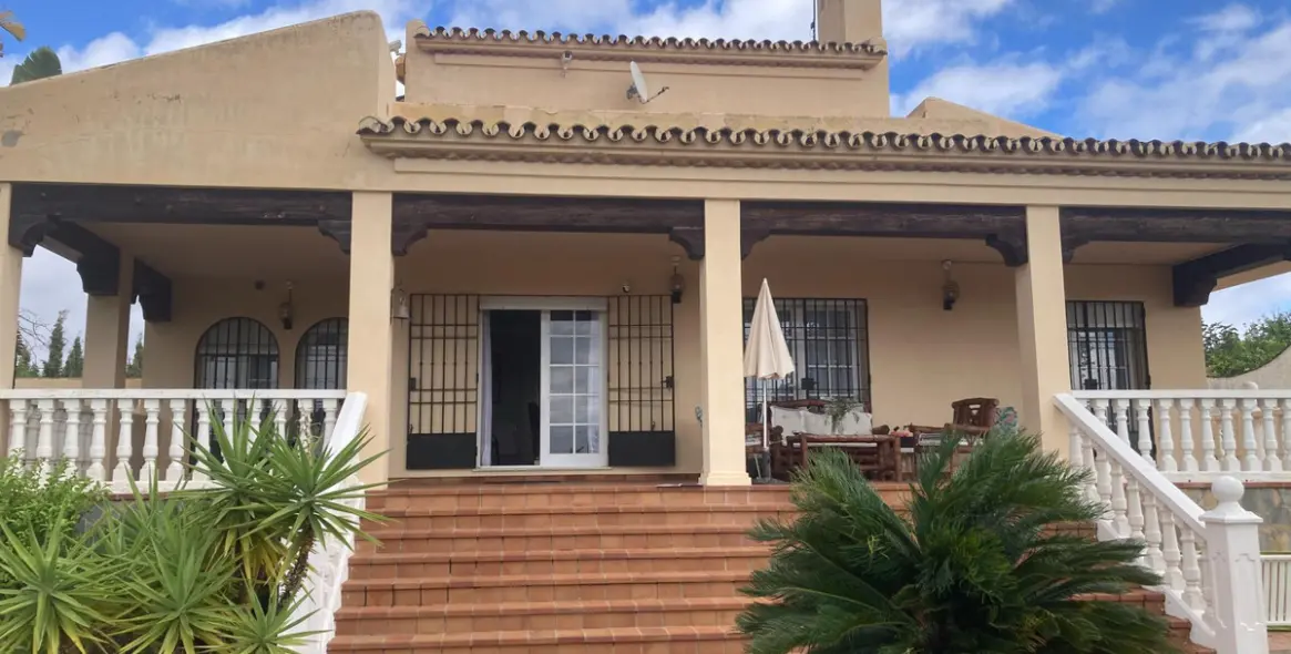 Sale of detached villa in Selwo 6