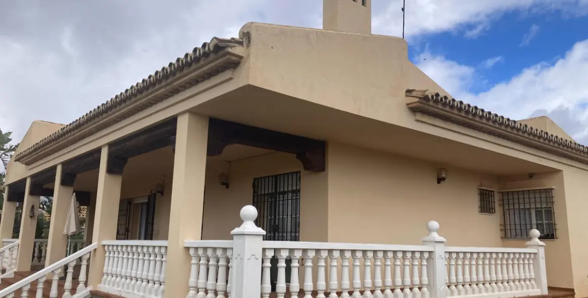 Sale of detached villa in Selwo 11