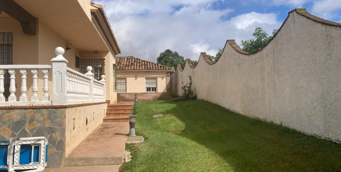 Sale of detached villa in Selwo 13