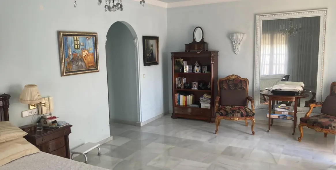 Sale of detached villa in Selwo 19