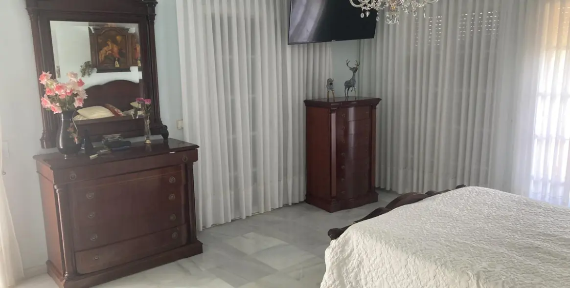 Sale of detached villa in Selwo 20