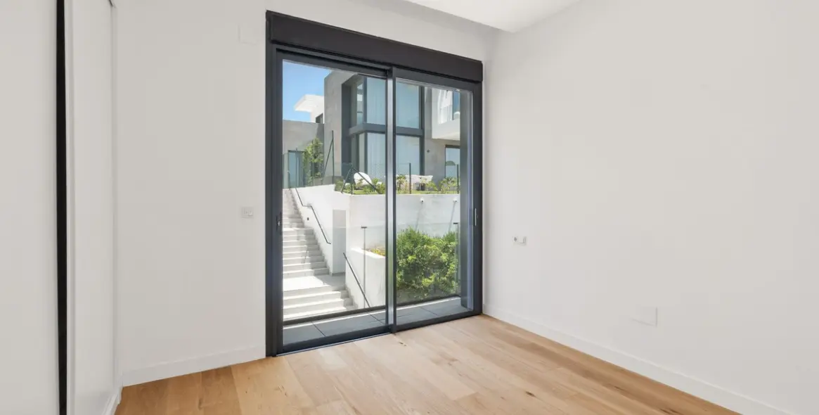 Продажа дома на две семьи в Río Real 10