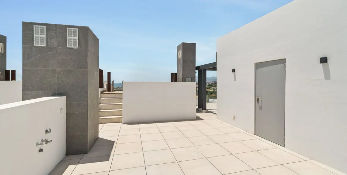 Продажа дома на две семьи в Río Real 14