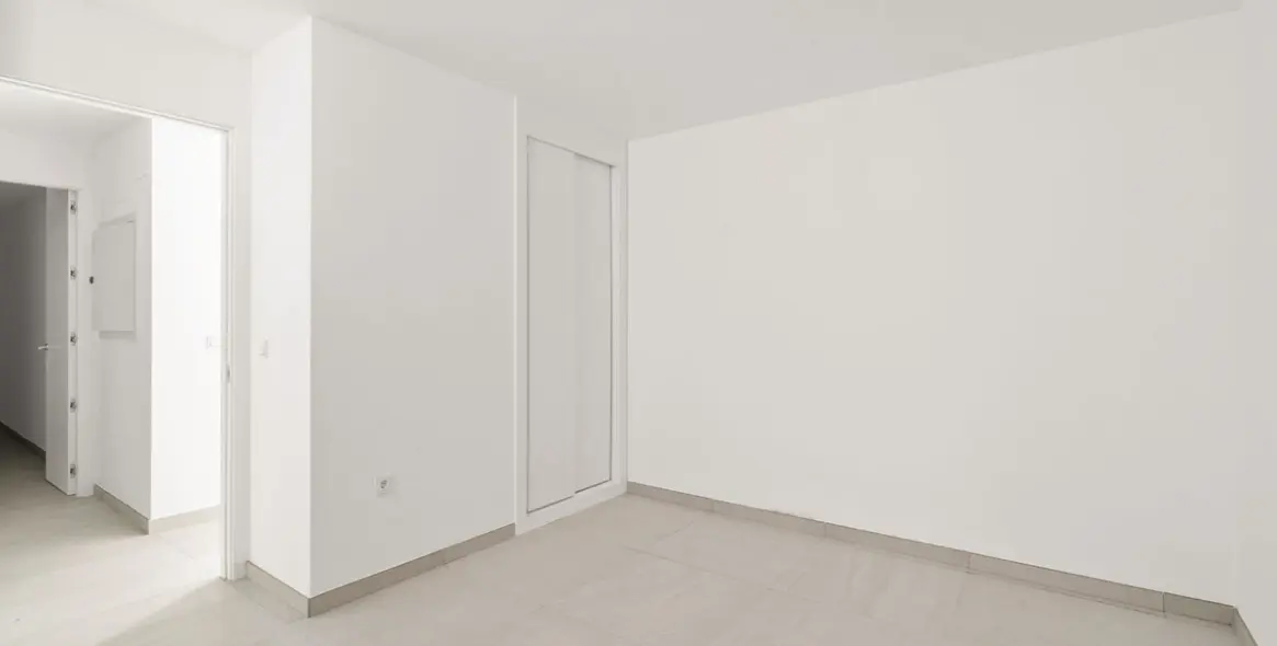 Продажа дома на две семьи в Río Real 17