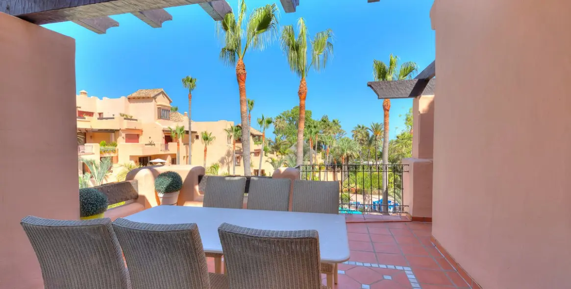 Sale of penthouse in San Pedro de Alcántara 24