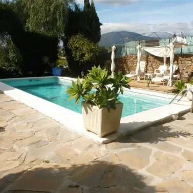 Venta de villa independiente en Estepona