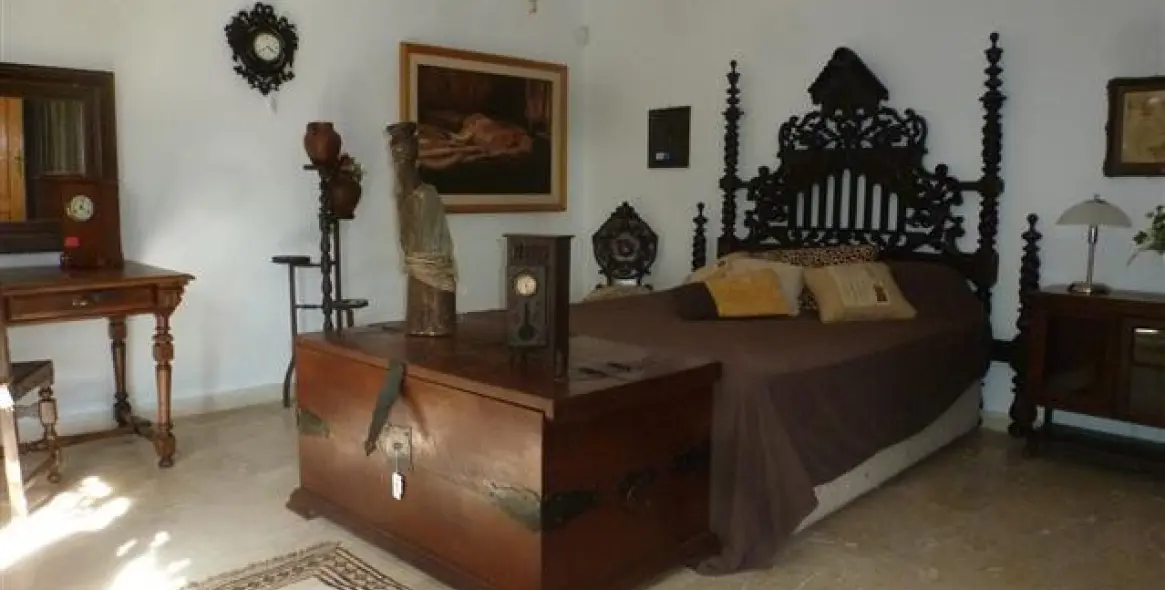 Продажа  отдельно стоящей виллы в Estepona 21