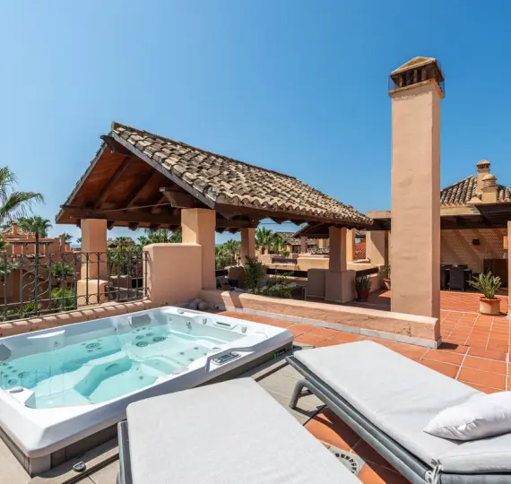 Venta de ático en San Pedro de Alcántara