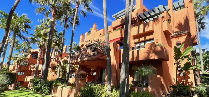 Long-term rent of penthouse duplex in Nueva Andalucía 0