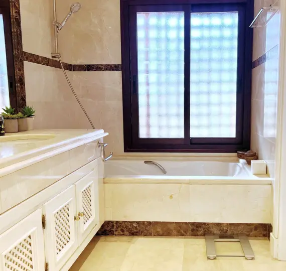 Long-term rent of penthouse duplex in Nueva Andalucía