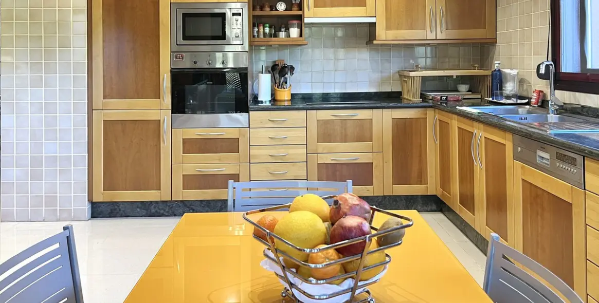 Long-term rent of penthouse duplex in Nueva Andalucía 7