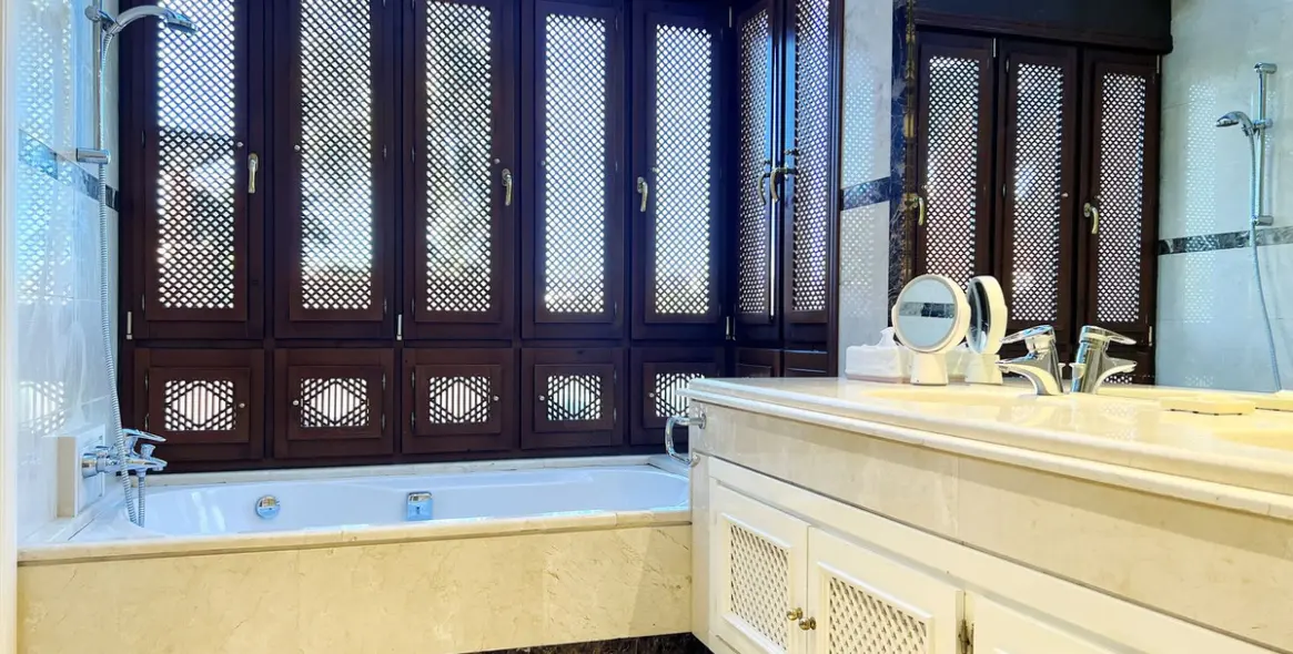 Long-term rent of penthouse duplex in Nueva Andalucía 9