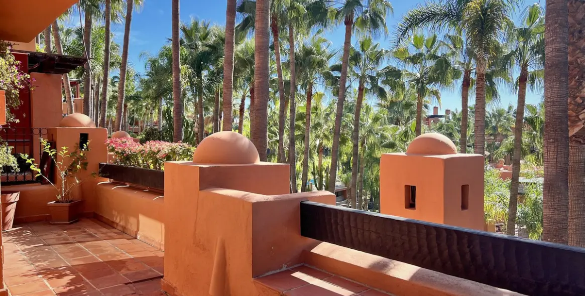 Long-term rent of penthouse duplex in Nueva Andalucía 28