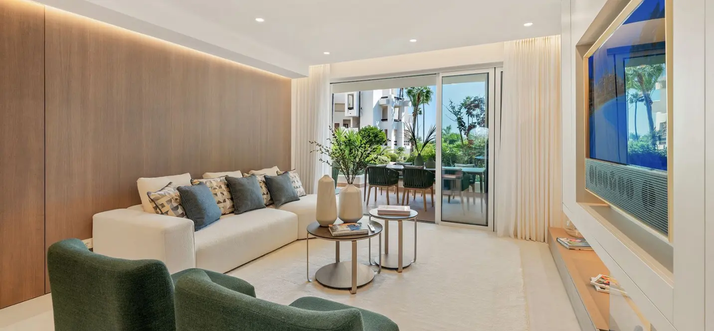 Sale of ground floor apartment in New Golden Mile 2