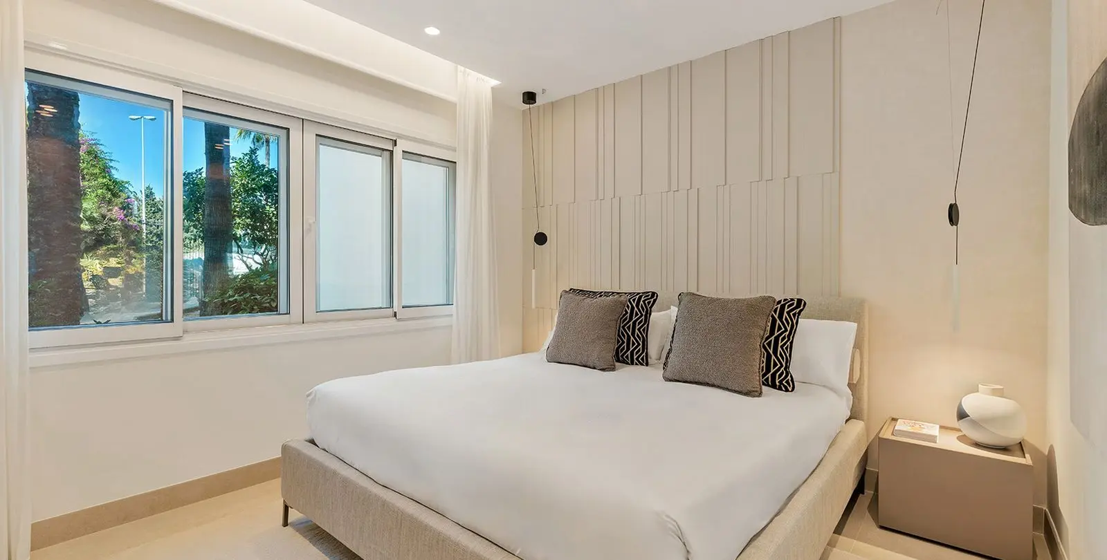 Sale of ground floor apartment in New Golden Mile 13