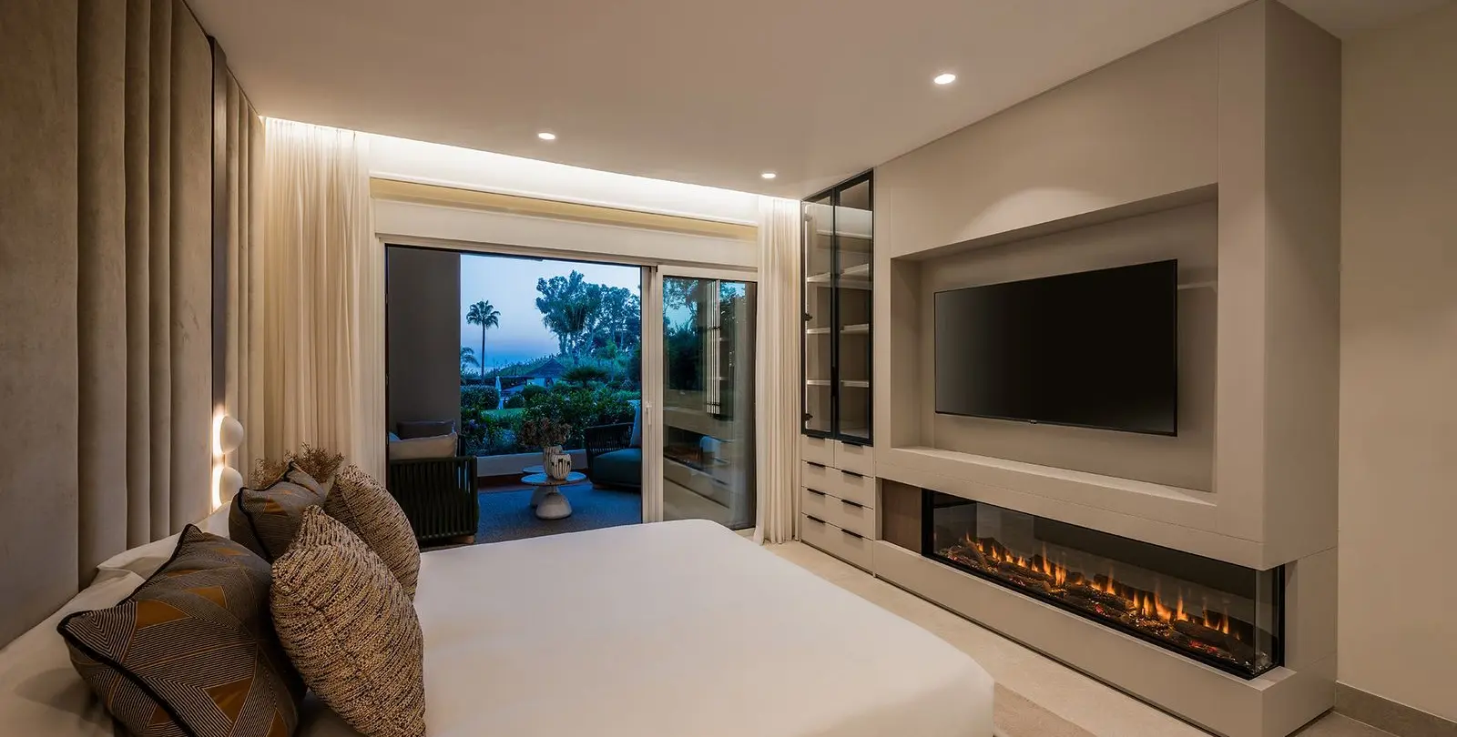 Sale of ground floor apartment in New Golden Mile 24