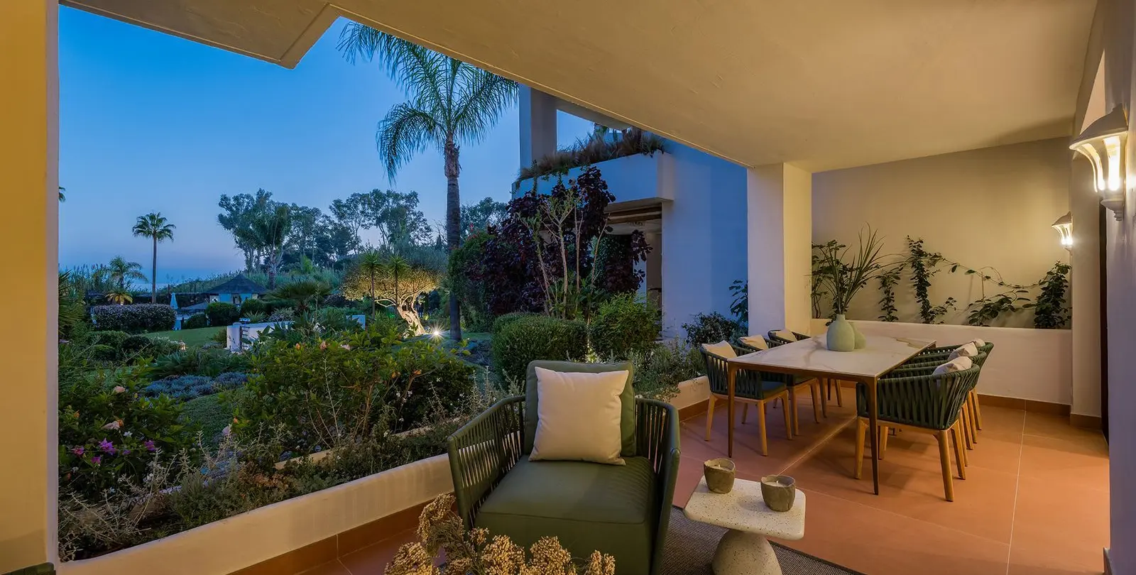 Sale of ground floor apartment in New Golden Mile 31