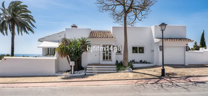 Venta de villa independiente en Nueva Andalucía 0