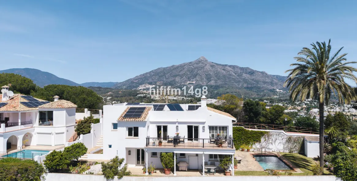 Продажа  отдельно стоящей виллы в Nueva Andalucía 4