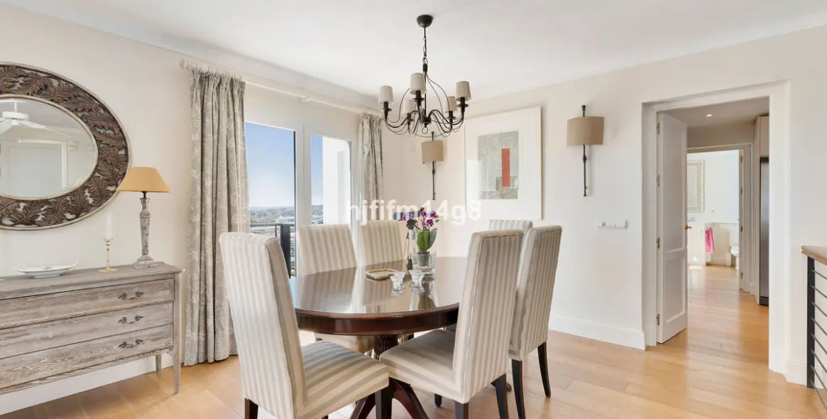 Продажа  отдельно стоящей виллы в Nueva Andalucía 11